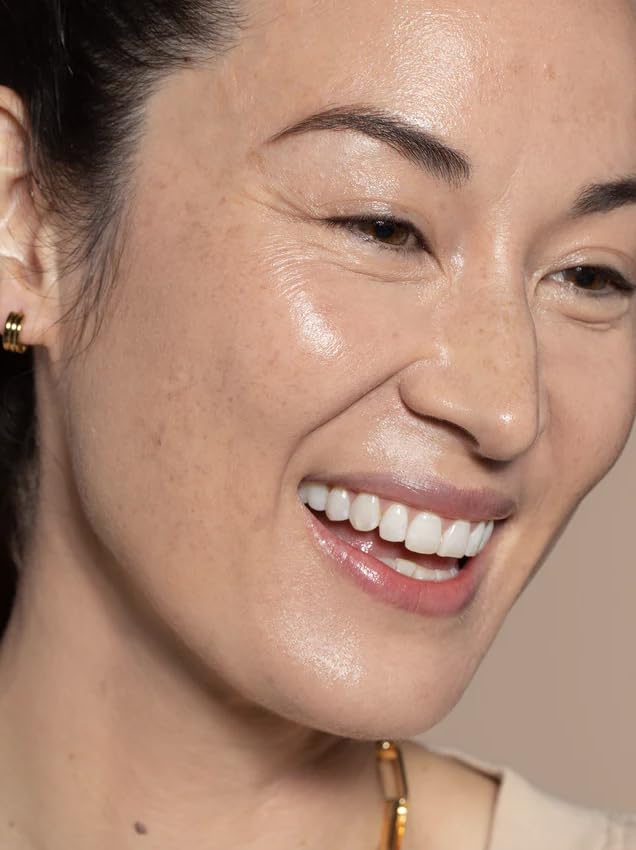 ILIA - Super Serum Skin Tint SPF 40 | Non-Comedogenic, Vegan, Lightweight to Help Against Blue Light, + Pollution while Hydrating, Smoothing, + Refining (Kai ST6.5, 1 fl oz | 30 ml)